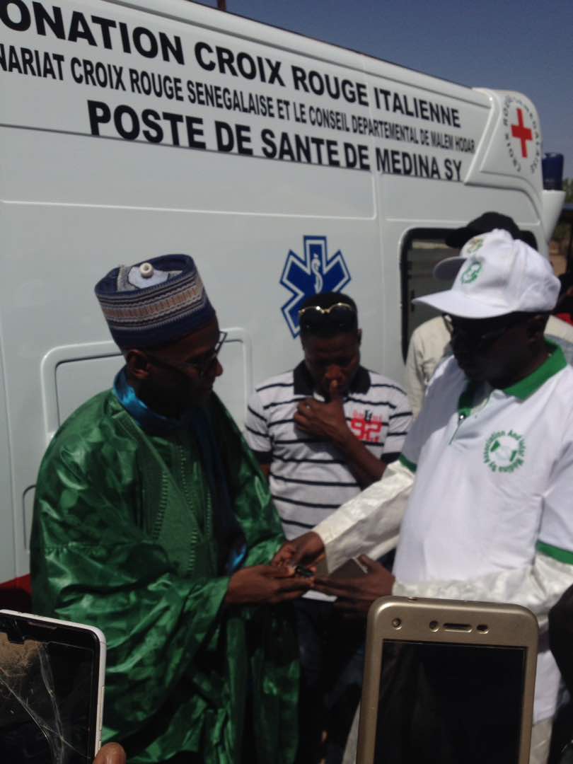 BOULEL - Remise de don d’une ambulance au Poste de Santé de Madina Sy
