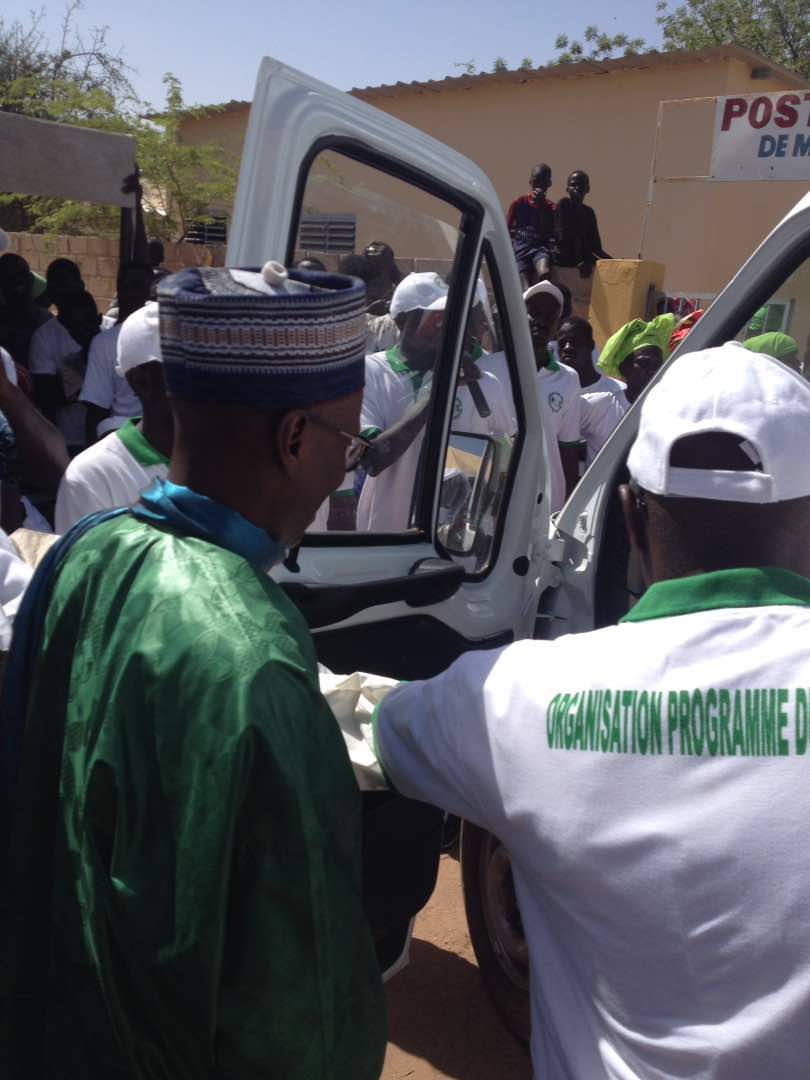 BOULEL - Remise de don d’une ambulance au Poste de Santé de Madina Sy