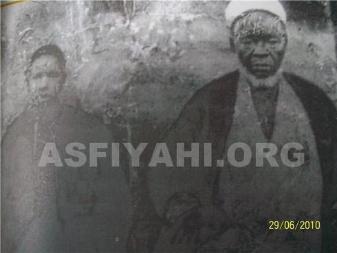 El Hadj Abdoul Hamid Kane (à droite) et Cheikh Ahmed Soukeyrij (à gauche) lors de leur voyage dans le hijaz