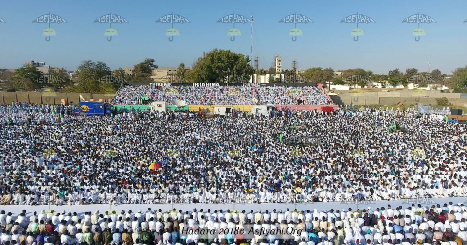 24 PHOTOS - Vue Aérienne de la Hadratoul Jumma de ce Vendredi 11 Mai au Stade Amadou Barry - La Spiritualité Tijan au coeur de Dakar