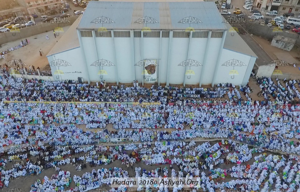 24 PHOTOS - Vue Aérienne de la Hadratoul Jumma de ce Vendredi 11 Mai au Stade Amadou Barry - La Spiritualité Tijan au coeur de Dakar