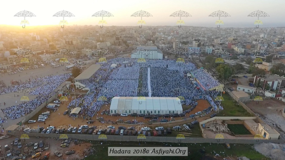 24 PHOTOS - Vue Aérienne de la Hadratoul Jumma de ce Vendredi 11 Mai au Stade Amadou Barry - La Spiritualité Tijan au coeur de Dakar