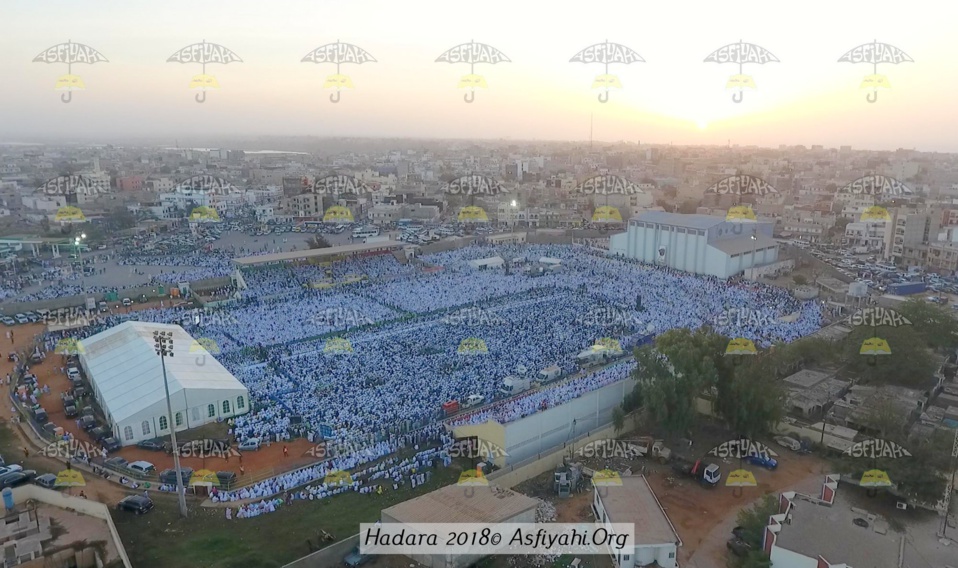 24 PHOTOS - Vue Aérienne de la Hadratoul Jumma de ce Vendredi 11 Mai au Stade Amadou Barry - La Spiritualité Tijan au coeur de Dakar