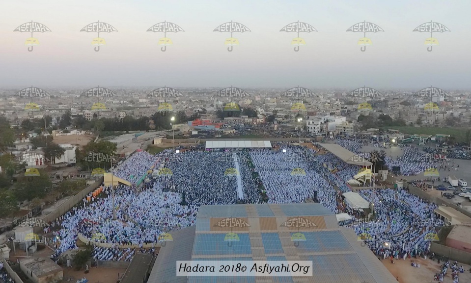 24 PHOTOS - Vue Aérienne de la Hadratoul Jumma de ce Vendredi 11 Mai au Stade Amadou Barry - La Spiritualité Tijan au coeur de Dakar