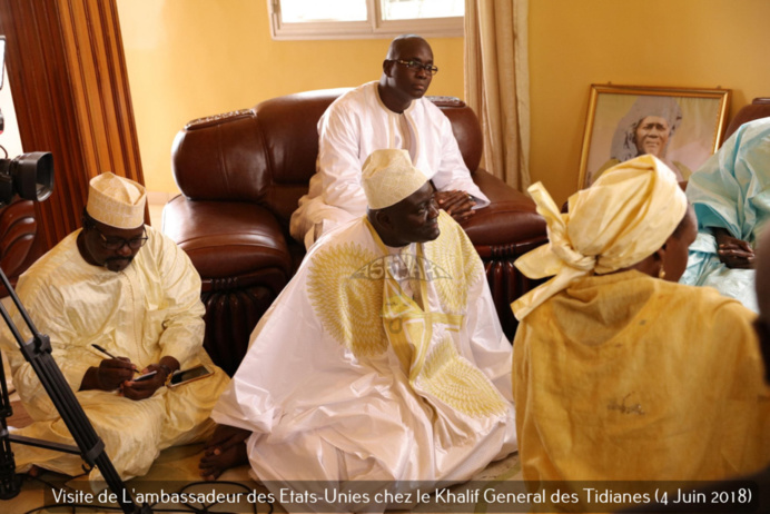 PHOTOS - L'ambassadeur des Etats-unies reçu par le Khalif Général des Tidianes Serigne Mbaye Sy Mansour: L'exception Sénégalaise, la lutte contre le Terrorisme au menu des échanges PHOTOS - L'ambassadeur des Etats-unies reçu par le Khalif Général des Tidianes Serigne Mbaye Sy Mansour: L'exception Sénégalaise, la lutte contre le Terrorisme au menu des échanges