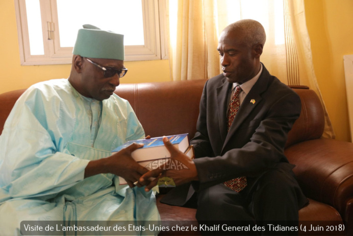 PHOTOS - L'ambassadeur des Etats-unies reçu par le Khalif Général des Tidianes Serigne Mbaye Sy Mansour: L'exception Sénégalaise, la lutte contre le Terrorisme au menu des échanges PHOTOS - L'ambassadeur des Etats-unies reçu par le Khalif Général des Tidianes Serigne Mbaye Sy Mansour: L'exception Sénégalaise, la lutte contre le Terrorisme au menu des échanges