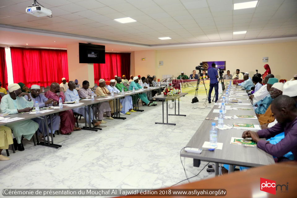 REPORTAGE PHOTOS ET VIDEO - Cérémonie de Présentation du du Mouçhaf Al Tajwîd des Éditions Albouraq Sénégal en partenariat avec les Éditions Dâr-Al-Maarifah de la Syrie 