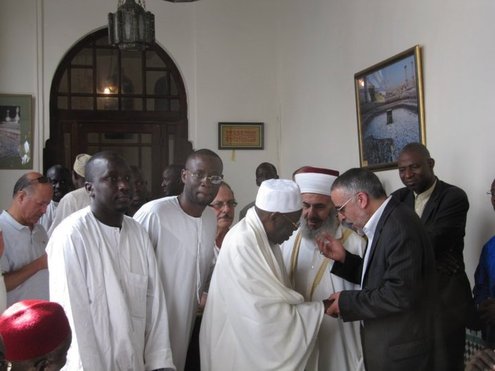 Serigne Abdoul Aziz Al Amine aceuilli à la Grande Mosquée de Paris Serigne Abdoul Aziz Al Amine aceuilli à la Grande Mosquée de Paris