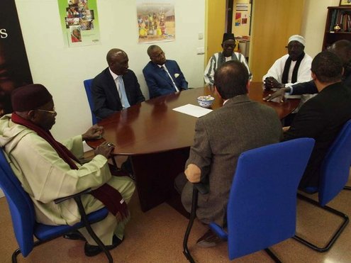 Rencontre de Serigne Abdoul Aziz Al Amine avec les autorités Espagnoles de l'Immigration Rencontre de Serigne Abdoul Aziz Al Amine avec les autorités Espagnoles de l'Immigration