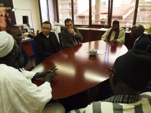 Visite de Serigne Abdoul Aziz Al Amin en Espagne :"Coopération avec la Direction de l'Immigration Espagnole pour une meilleure assistance aux immigrés Sénégalais" Visite de Serigne Abdoul Aziz Al Amin en Espagne :"Coopération avec la Direction de l'Immigration Espagnole pour une meilleure assistance aux immigrés Sénégalais"