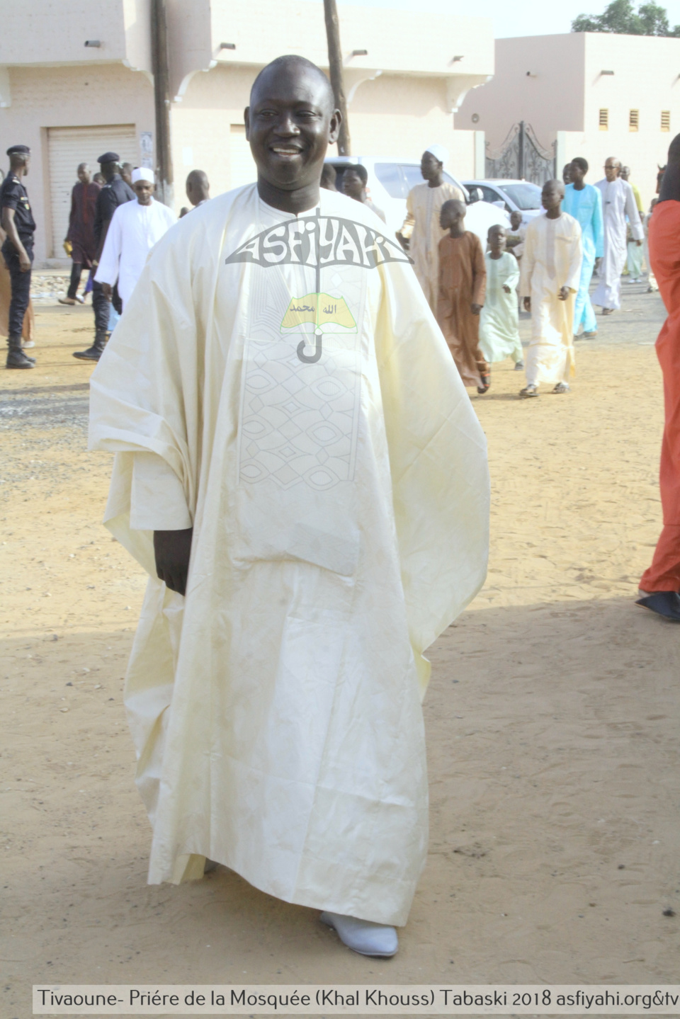PHOTOS - TABASKI 2018 - Les Images de la Priere à la Mosquée de Khalkhouss en presence du Khalif General des Tidianes Serigne Mbaye SY Mansour PHOTOS - TABASKI 2018 - Les Images de la Priere à la Mosquée de Khalkhouss en presence du Khalif General des Tidianes Serigne Mbaye SY Mansour