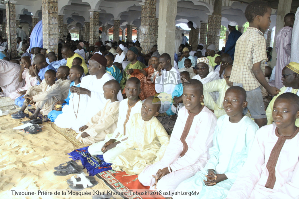 PHOTOS - TABASKI 2018 - Les Images de la Priere à la Mosquée de Khalkhouss en presence du Khalif General des Tidianes Serigne Mbaye SY Mansour PHOTOS - TABASKI 2018 - Les Images de la Priere à la Mosquée de Khalkhouss en presence du Khalif General des Tidianes Serigne Mbaye SY Mansour