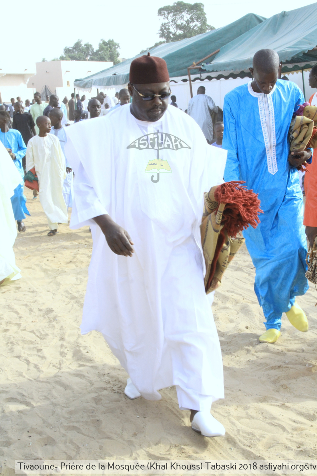 PHOTOS - TABASKI 2018 - Les Images de la Priere à la Mosquée de Khalkhouss en presence du Khalif General des Tidianes Serigne Mbaye SY Mansour PHOTOS - TABASKI 2018 - Les Images de la Priere à la Mosquée de Khalkhouss en presence du Khalif General des Tidianes Serigne Mbaye SY Mansour