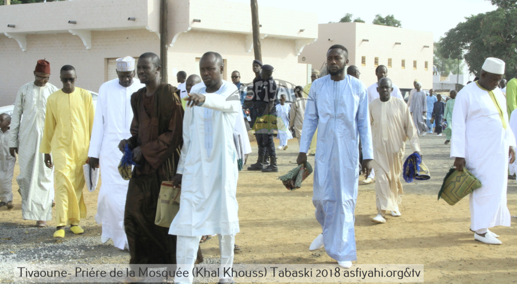PHOTOS - TABASKI 2018 - Les Images de la Priere à la Mosquée de Khalkhouss en presence du Khalif General des Tidianes Serigne Mbaye SY Mansour PHOTOS - TABASKI 2018 - Les Images de la Priere à la Mosquée de Khalkhouss en presence du Khalif General des Tidianes Serigne Mbaye SY Mansour