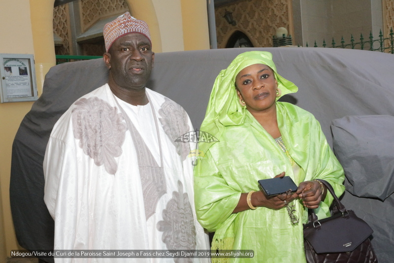 PHOTOS - Spécial Ndogou: Le Curé de la Paroisse Saint Joseph de Médina sise à Fass, chez Serigne Moustapha Sy Djamil