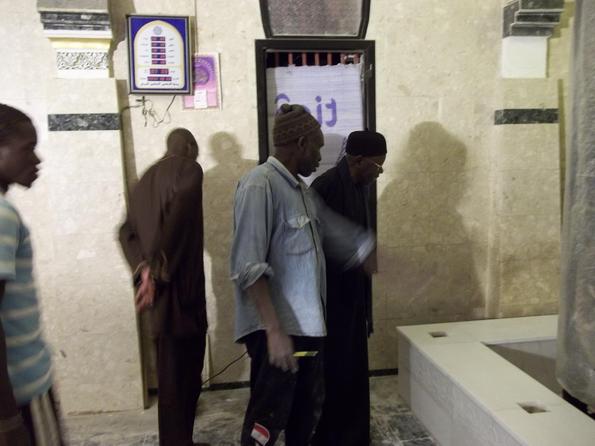 Serigne Abdou Aziz Sy Al Amine visitant les Travaux de refections