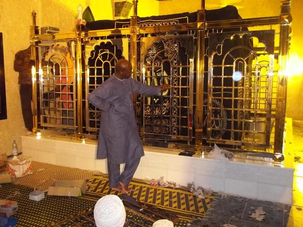 PHOTOS : Les Travaux  du Mausolée de Serigne Babacar Sy ( RTA )