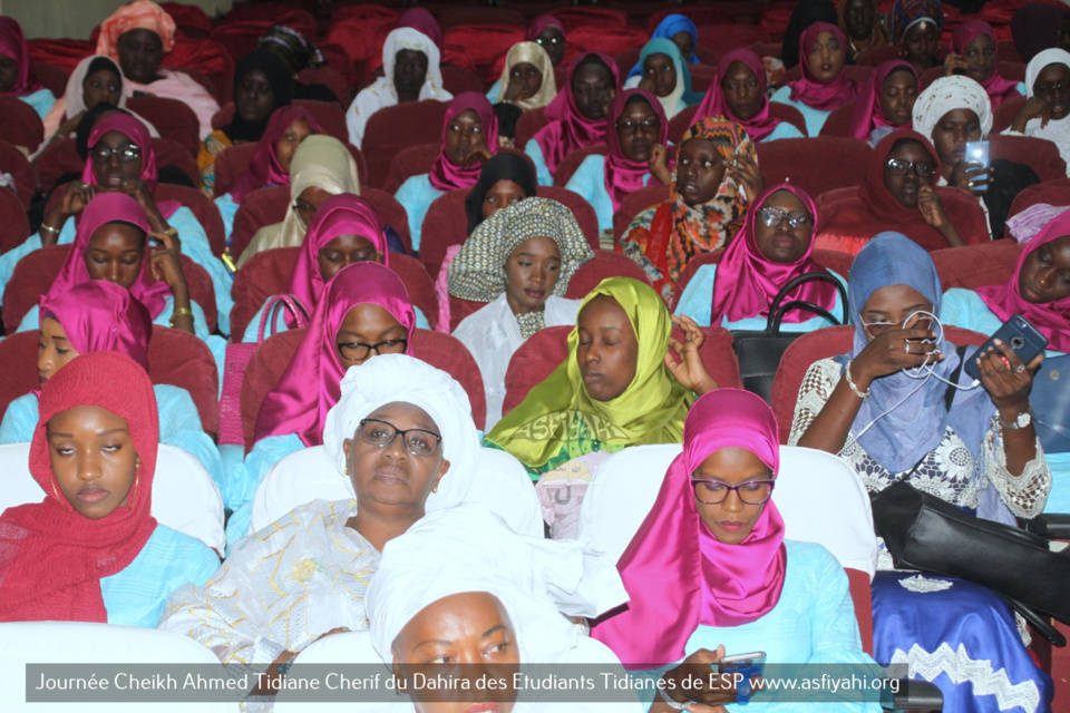 PHOTOS - Les Images de la Journée Cheikh Ahmed Tidiane Cherif (rta) organisée par la Dahira des Etudiants Tidianes de L'ESP, présidée par Serigne Habib Sy Babacar