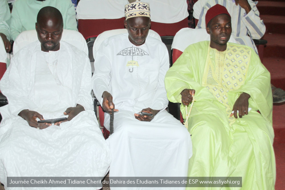 PHOTOS - Les Images de la Journée Cheikh Ahmed Tidiane Cherif (rta) organisée par la Dahira des Etudiants Tidianes de L'ESP, présidée par Serigne Habib Sy Babacar