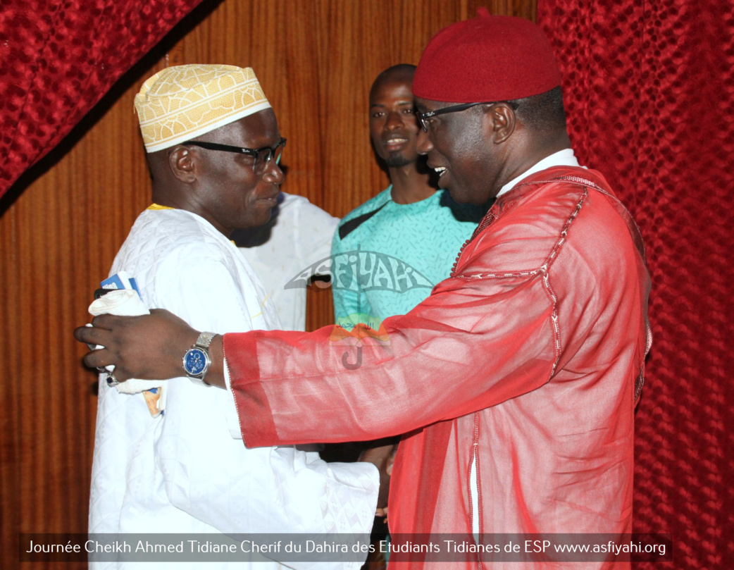 PHOTOS - Les Images de la Journée Cheikh Ahmed Tidiane Cherif (rta) organisée par la Dahira des Etudiants Tidianes de L'ESP, présidée par Serigne Habib Sy Babacar
