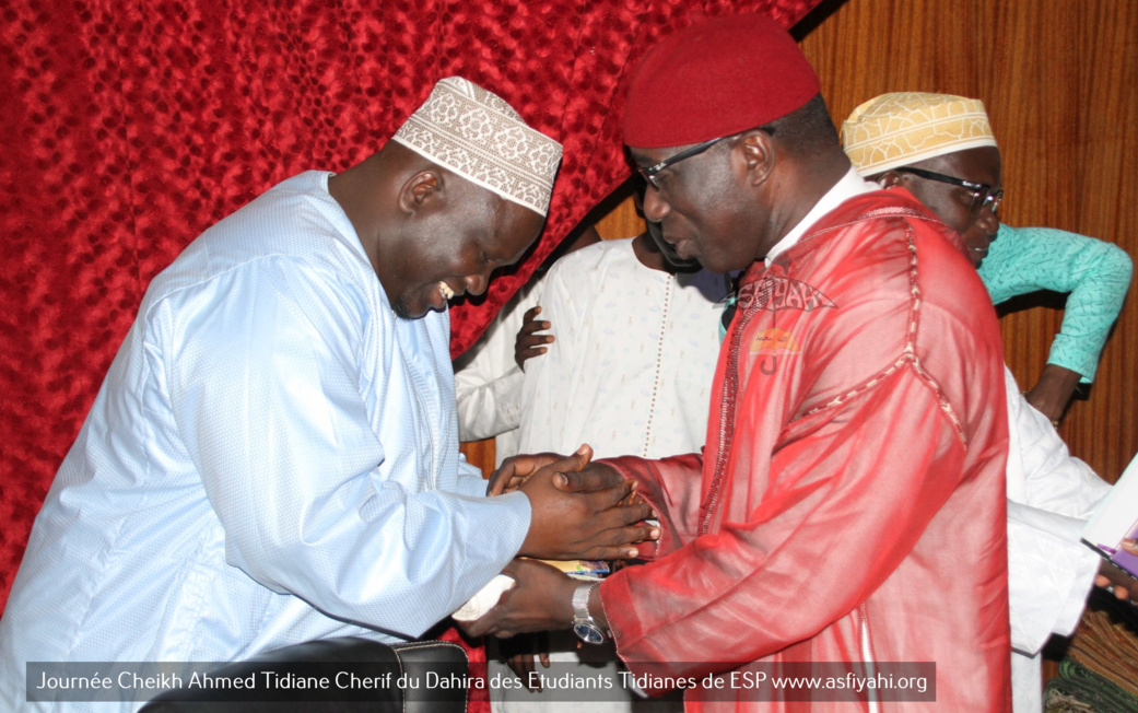 PHOTOS - Les Images de la Journée Cheikh Ahmed Tidiane Cherif (rta) organisée par la Dahira des Etudiants Tidianes de L'ESP, présidée par Serigne Habib Sy Babacar