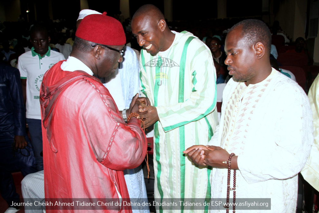 PHOTOS - Les Images de la Journée Cheikh Ahmed Tidiane Cherif (rta) organisée par la Dahira des Etudiants Tidianes de L'ESP, présidée par Serigne Habib Sy Babacar