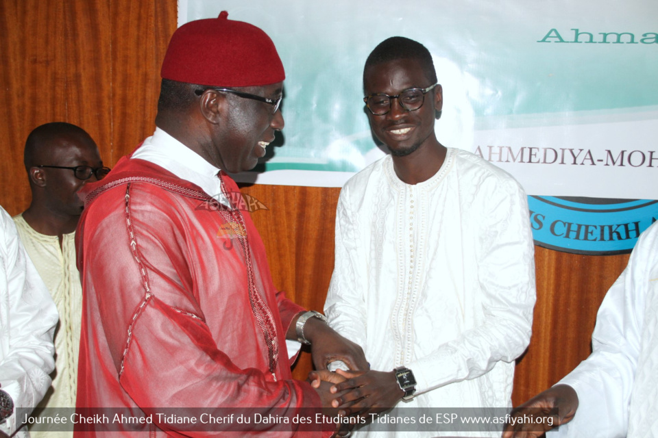 PHOTOS - Les Images de la Journée Cheikh Ahmed Tidiane Cherif (rta) organisée par la Dahira des Etudiants Tidianes de L'ESP, présidée par Serigne Habib Sy Babacar