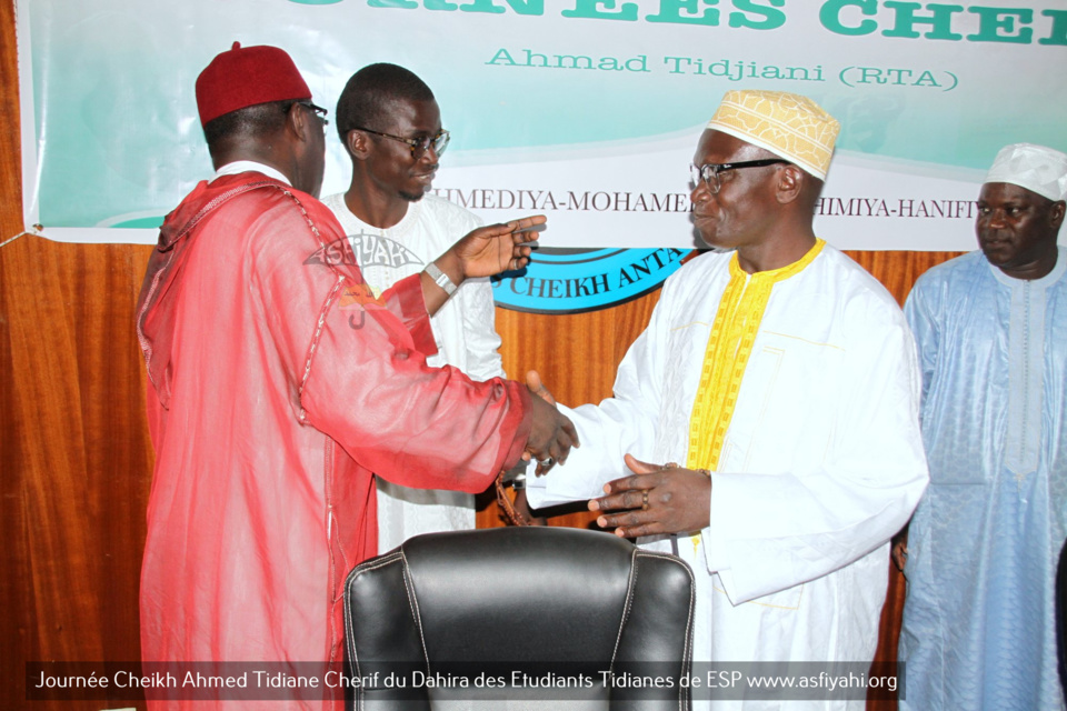 PHOTOS - Les Images de la Journée Cheikh Ahmed Tidiane Cherif (rta) organisée par la Dahira des Etudiants Tidianes de L'ESP, présidée par Serigne Habib Sy Babacar