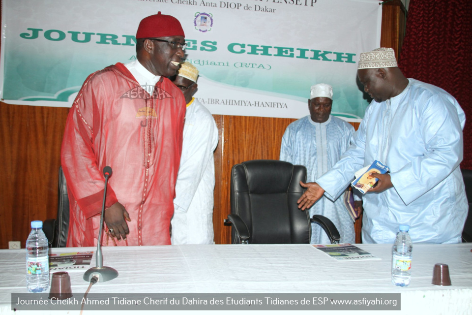 PHOTOS - Les Images de la Journée Cheikh Ahmed Tidiane Cherif (rta) organisée par la Dahira des Etudiants Tidianes de L'ESP, présidée par Serigne Habib Sy Babacar