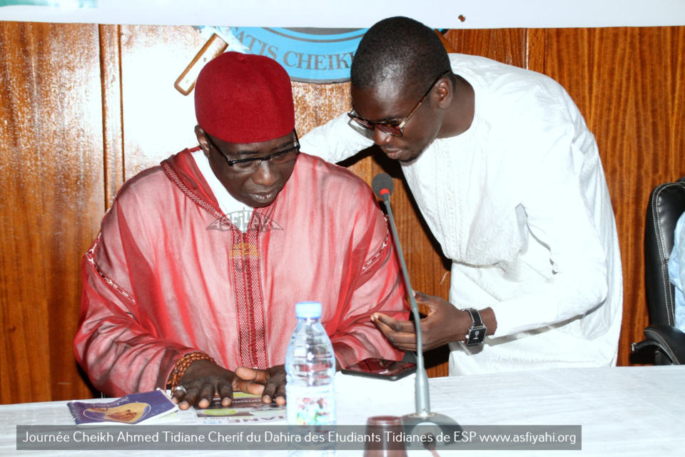 PHOTOS - Les Images de la Journée Cheikh Ahmed Tidiane Cherif (rta) organisée par la Dahira des Etudiants Tidianes de L'ESP, présidée par Serigne Habib Sy Babacar