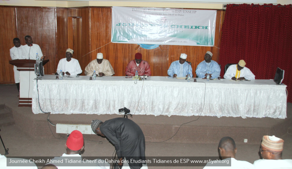 PHOTOS - Les Images de la Journée Cheikh Ahmed Tidiane Cherif (rta) organisée par la Dahira des Etudiants Tidianes de L'ESP, présidée par Serigne Habib Sy Babacar
