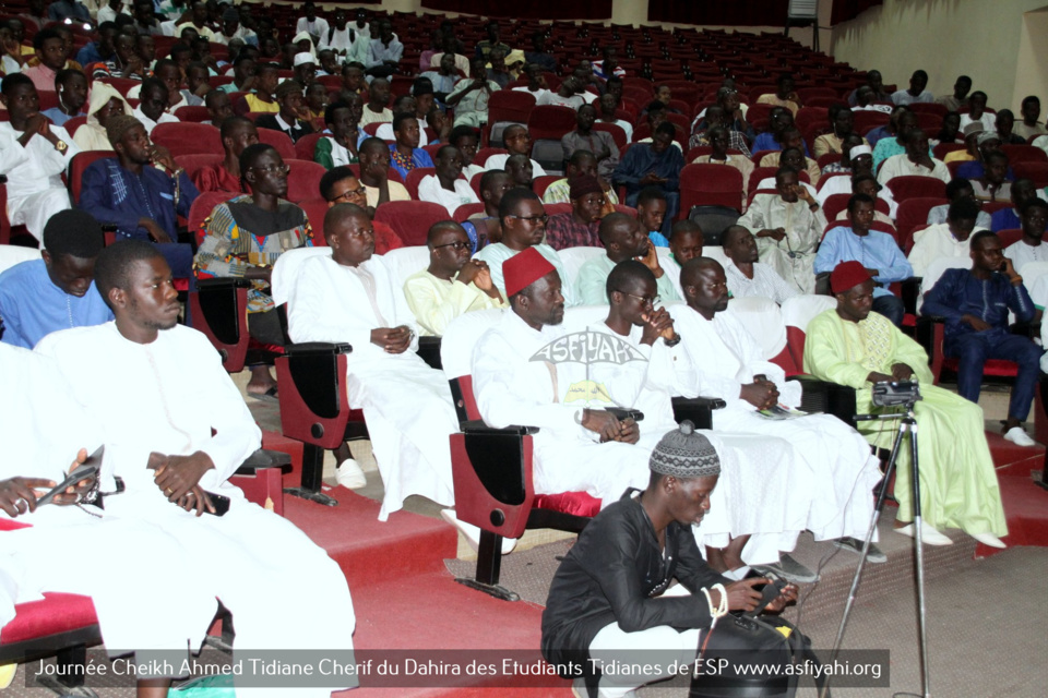 PHOTOS - Les Images de la Journée Cheikh Ahmed Tidiane Cherif (rta) organisée par la Dahira des Etudiants Tidianes de L'ESP, présidée par Serigne Habib Sy Babacar