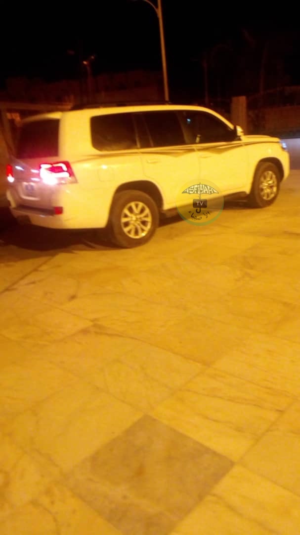 PHOTOS - A peine sorti de Prison: Khalifa Sall se rend nuitamment à Tivaouane se recueillir au mausolée de son homonyme Serigne Babacar Sy PHOTOS - A peine sorti de Prison: Khalifa Sall se rend nuitamment à Tivaouane se recueillir au mausolée de son homonyme Serigne Babacar Sy