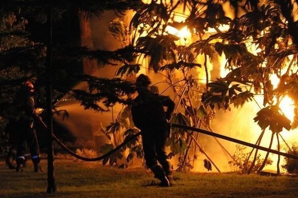Un incendie raciste vise une salle de prière musulmane à Ajaccio Un incendie raciste vise une salle de prière musulmane à Ajaccio