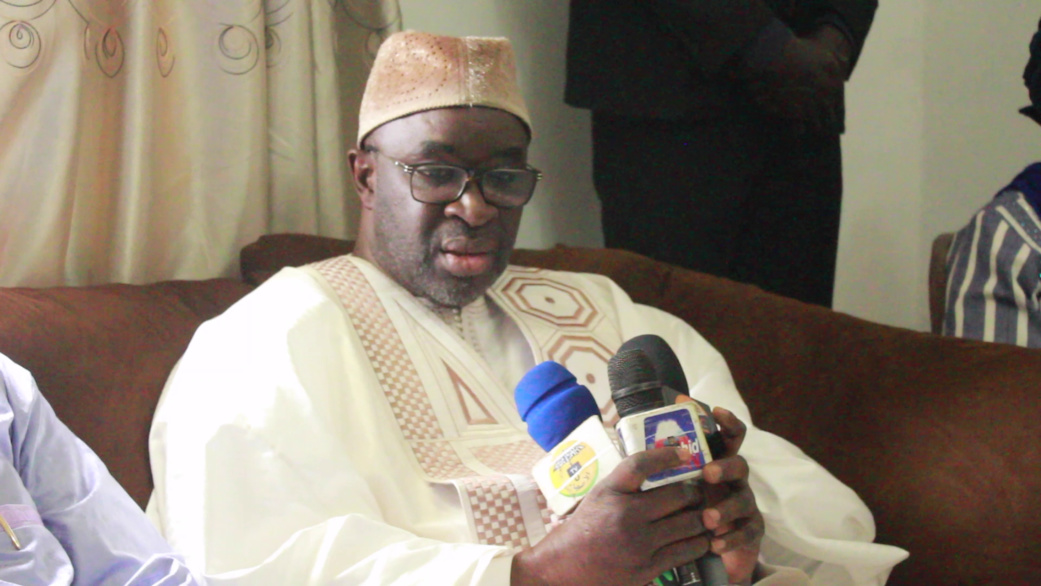 PHOTOS - GAMBIE - Serigne Babacar Sy Mansour assiste à la Prière de ce Vendredi 24 janvier et reçoit une délégation du parlement  de la CEDEAO 