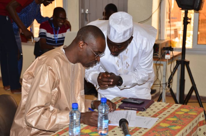 PHOTOS - LE CADRE D’ECHANGE ET D’ORGANISATION DES DISCIPLES DE THIERNO MOHAMADOU SAÏDOU BA AU SERVICE DU DENTAL DE MEDINA GOUNASS PHOTOS - LE CADRE D’ECHANGE ET D’ORGANISATION DES DISCIPLES DE THIERNO MOHAMADOU SAÏDOU BA AU SERVICE DU DENTAL DE MEDINA GOUNASS