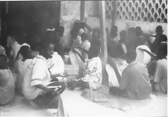 ZIARRE DAARADJI 2012 -  Serigne Mansour Sy réarme les Disciples Tidjanes :  La Quête du Savoir , une Obligation 