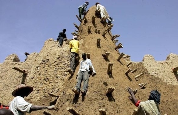 MALI : Destruction des mausolées de Tombouctou "la cité des 333 saints" par les islamistes d’Ansar Dine MALI : Destruction des mausolées de Tombouctou "la cité des 333 saints" par les islamistes d’Ansar Dine