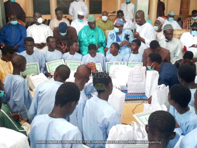 PHOTOS - FÊTE DU CORAN AU DAARA de la ZAWIYA ELHADJI MALICK SY de TIVAOUANE - Les apprenants prennent congés (BEUR) pour les besoins de la Tabaski PHOTOS - FÊTE DU CORAN AU DAARA de la ZAWIYA ELHADJI MALICK SY de TIVAOUANE - Les apprenants prennent congés (BEUR) pour les besoins de la Tabaski