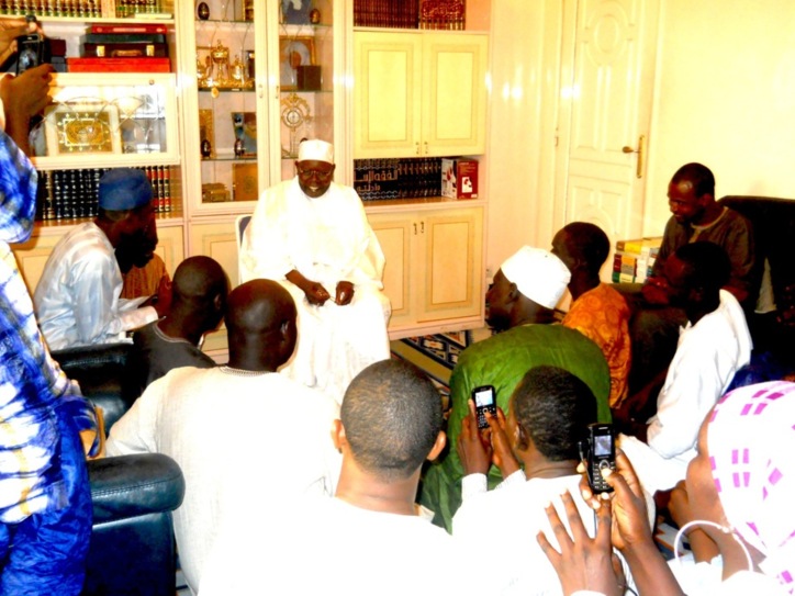 PHOTOS & VIDEO : Serigne Abdoul Aziz Sy reçoit les Jeunes Tidianes de Dakar Plateau : "Al Amine appelle à l'unité, la concorde, la solidarité et la symbiose entre les musulmans" 