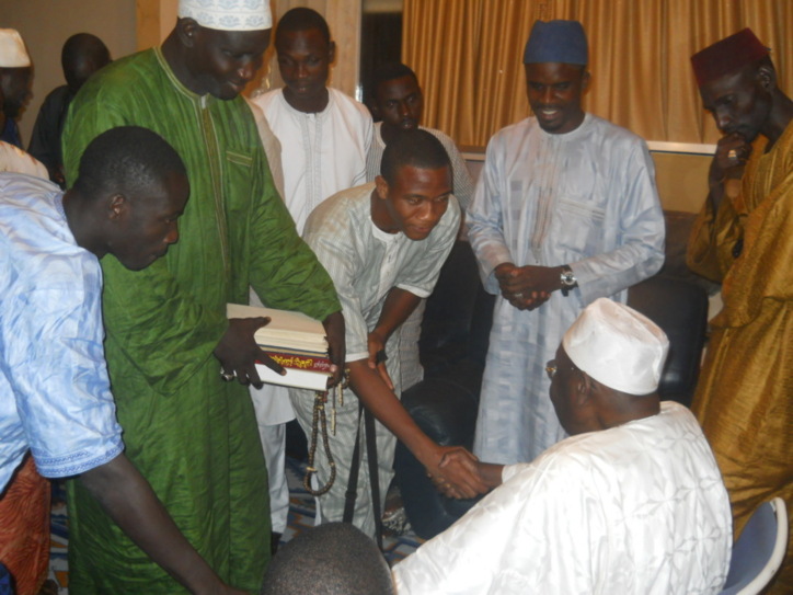 PHOTOS & VIDEO : Serigne Abdoul Aziz Sy reçoit les Jeunes Tidianes de Dakar Plateau : "Al Amine appelle à l'unité, la concorde, la solidarité et la symbiose entre les musulmans" 