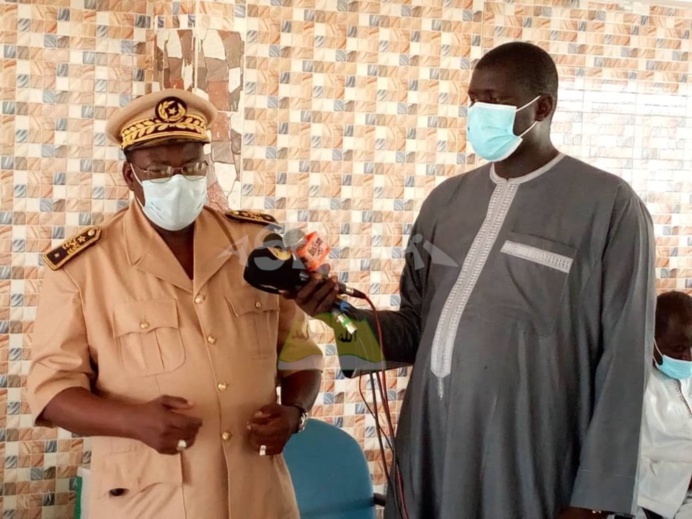 PHOTOS - DIAKSAO - SANTÉ PUBLIQUE: Important Don de la famille de Seydil Hadj Malick SY d'une valeur de 40 millions en matériel médical dont une ambulance médicalisée PHOTOS - DIAKSAO - SANTÉ PUBLIQUE: Important Don de la famille de Seydil Hadj Malick SY d'une valeur de 40 millions en matériel médical dont une ambulance médicalisée