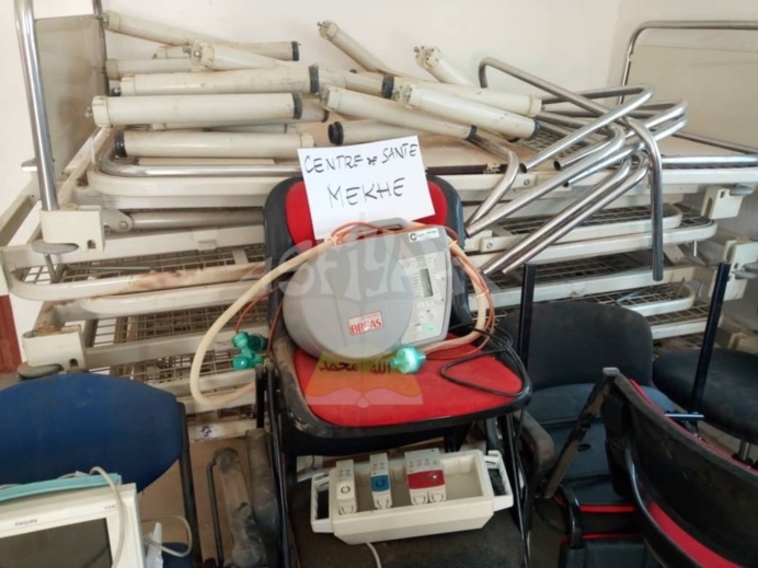 PHOTOS - DIAKSAO - SANTÉ PUBLIQUE: Important Don de la famille de Seydil Hadj Malick SY d'une valeur de 40 millions en matériel médical dont une ambulance médicalisée PHOTOS - DIAKSAO - SANTÉ PUBLIQUE: Important Don de la famille de Seydil Hadj Malick SY d'une valeur de 40 millions en matériel médical dont une ambulance médicalisée