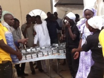 VIDEO - Gamou dans la Solidarité ! Le Dahira Moutahabina Filahi de Diamalaye et le Dahira Asfiyahi distribuent  des Repas le Jour du Mawlid