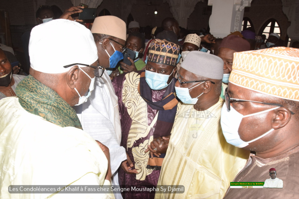 PHOTOS - FASS - Les Images des condoléances de Serigne Babacar Sy Mansour et de la famille Sy à la famille de Serigne Moustapha Sy Djamil suite au rappel à Dieu de Serigne Abdoul Aziz Sy Djamil 