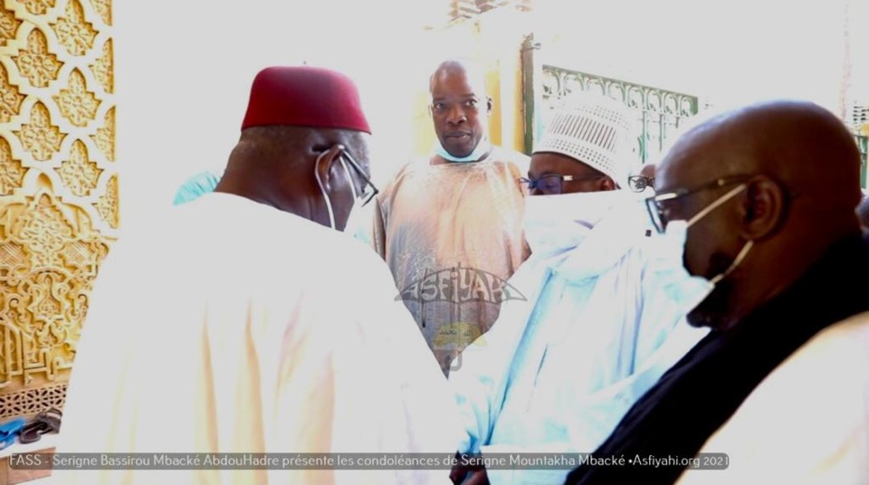 PHOTOS - FASS - Serigne Bassirou Mbacke Abdouhadre presente les condoléances de Serigne Mountakha Mbacké, Khalif General des Mourides