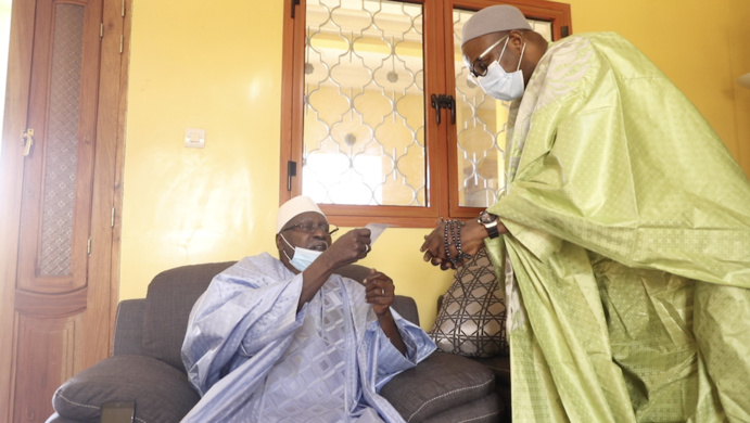 VIDEO - GRANDE MOSQUÉE DE TIVAOUANE - Serigne Babacar Sy Mansour reçoit la Contribution du Canada et délivre un vibrant Message