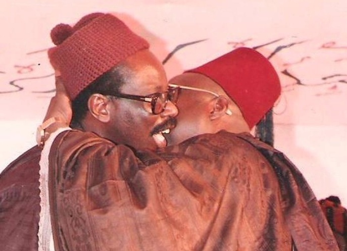 ARCHIVE VIDEO - Tivaouane , 21 Juin 1987 : Relance Mosquée Serigne Babacar SY