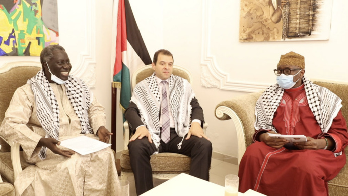 VIDEO PHOTOS - SOUTIEN DE TIVAOUANE À LA PALESTINE: Le Film de la reception de la Delegation du Khalif Serigne babacar Sy Mansour par son excellence Safwat Ibraghith VIDEO PHOTOS - SOUTIEN DE TIVAOUANE À LA PALESTINE: Le Film de la reception de la Delegation du Khalif Serigne babacar Sy Mansour par son excellence Safwat Ibraghith