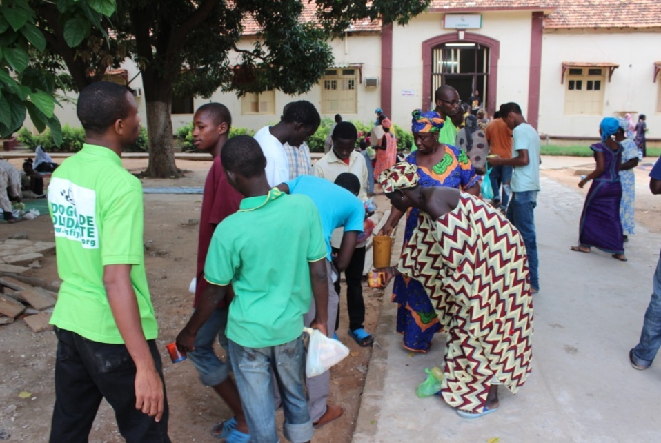 PHOTOS - NDOGOU DE SOLIDARITE DU 19 JUILLET 2013 : Etape Hôpital Dantec & Prison Cap Manuel (Dakar Plateau)